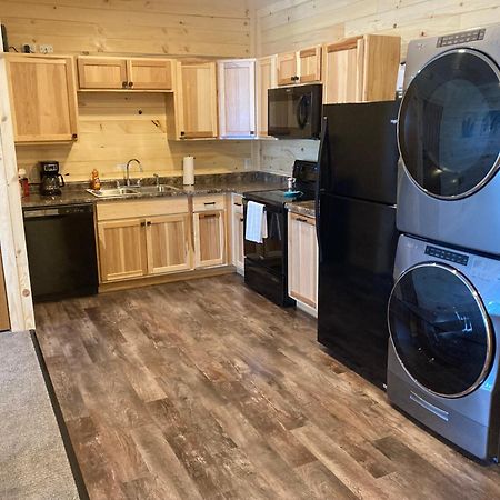 Keweenaw Waters Resort 霍顿 外观 照片