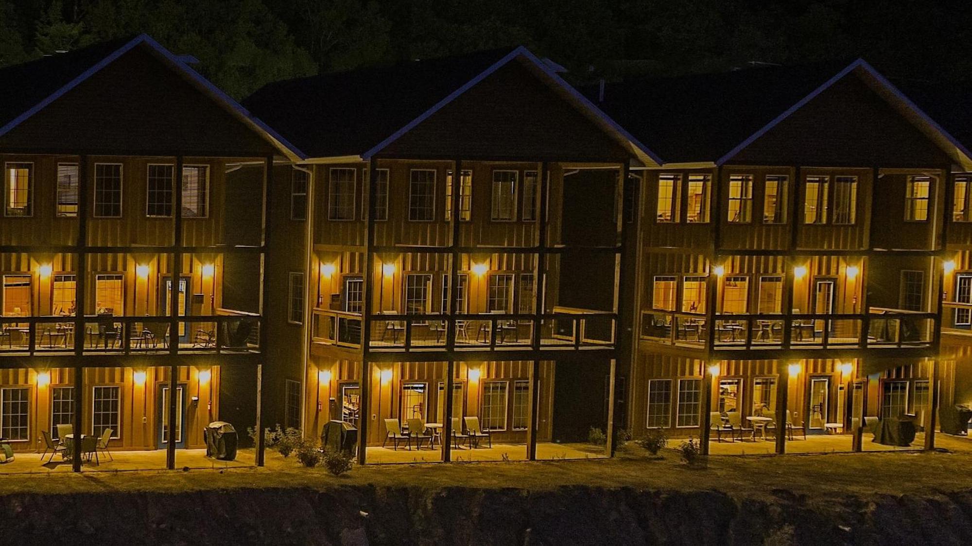 Keweenaw Waters Resort 霍顿 外观 照片