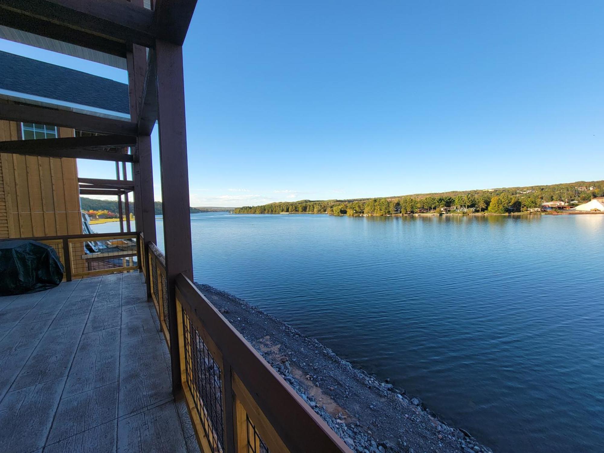 Keweenaw Waters Resort 霍顿 外观 照片