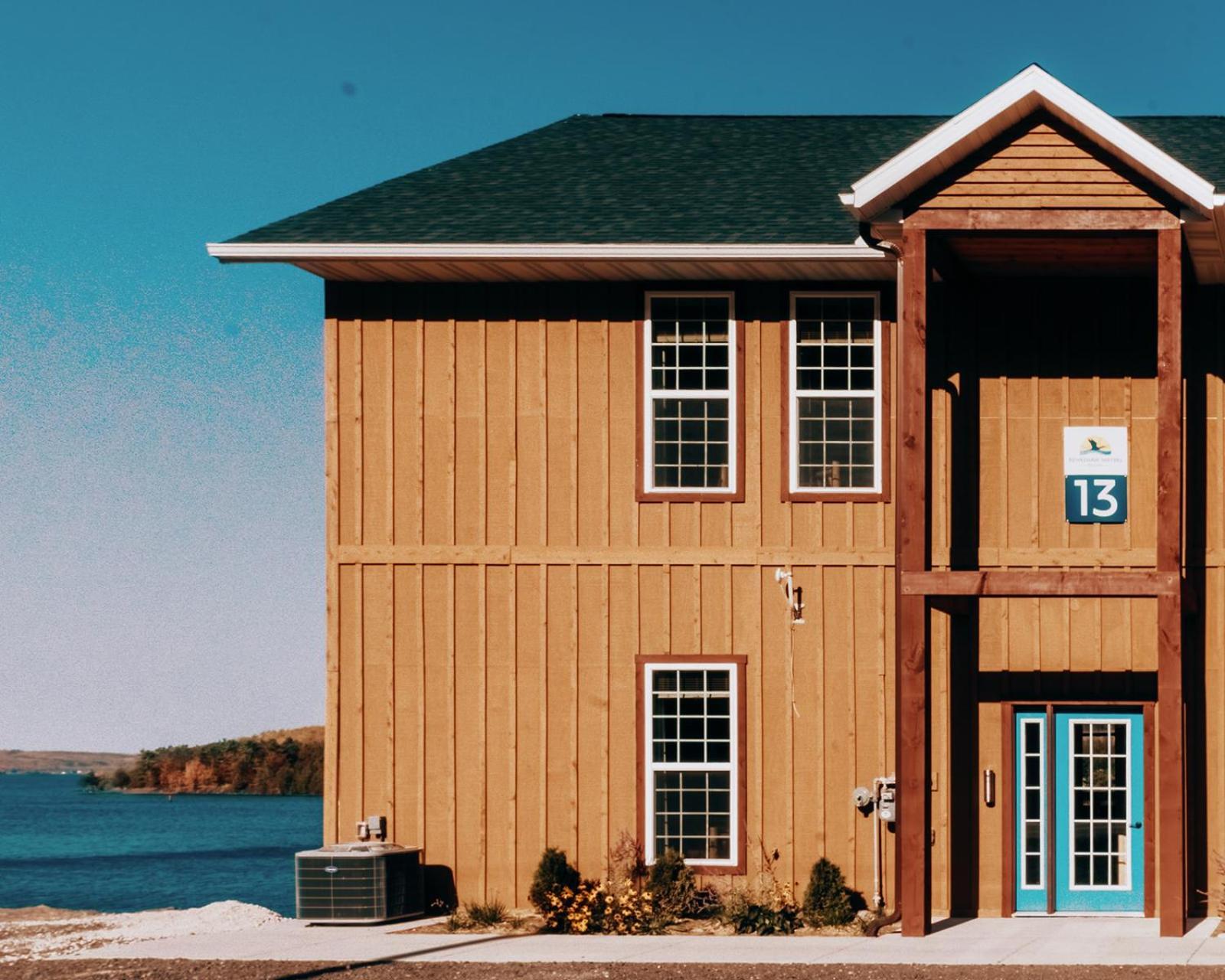 Keweenaw Waters Resort 霍顿 外观 照片