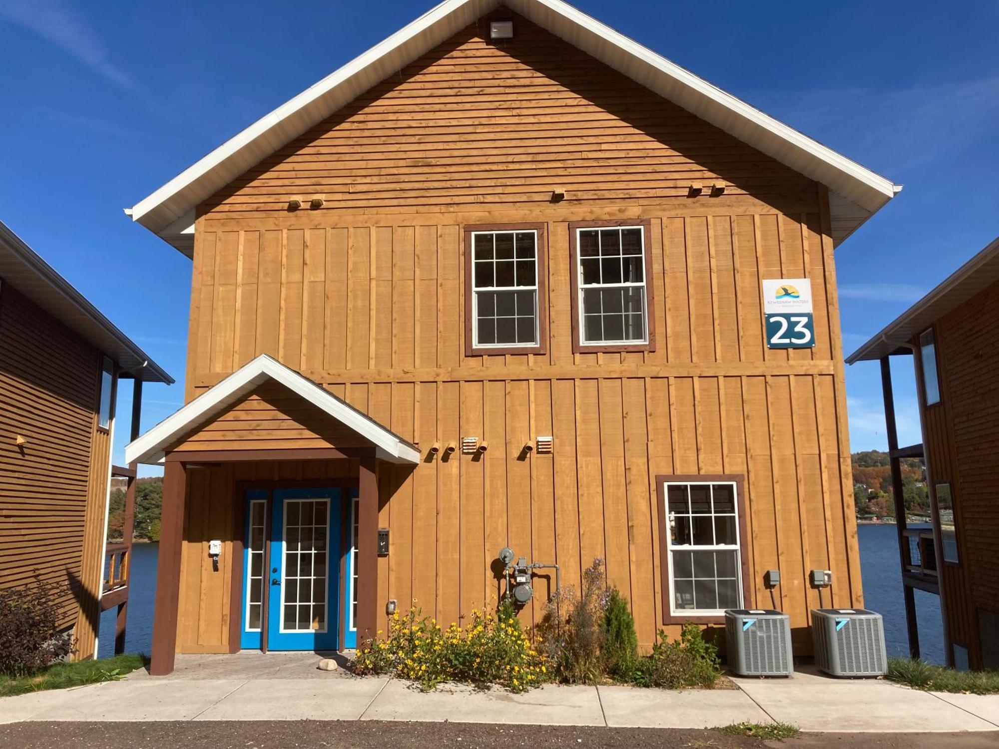 Keweenaw Waters Resort 霍顿 外观 照片
