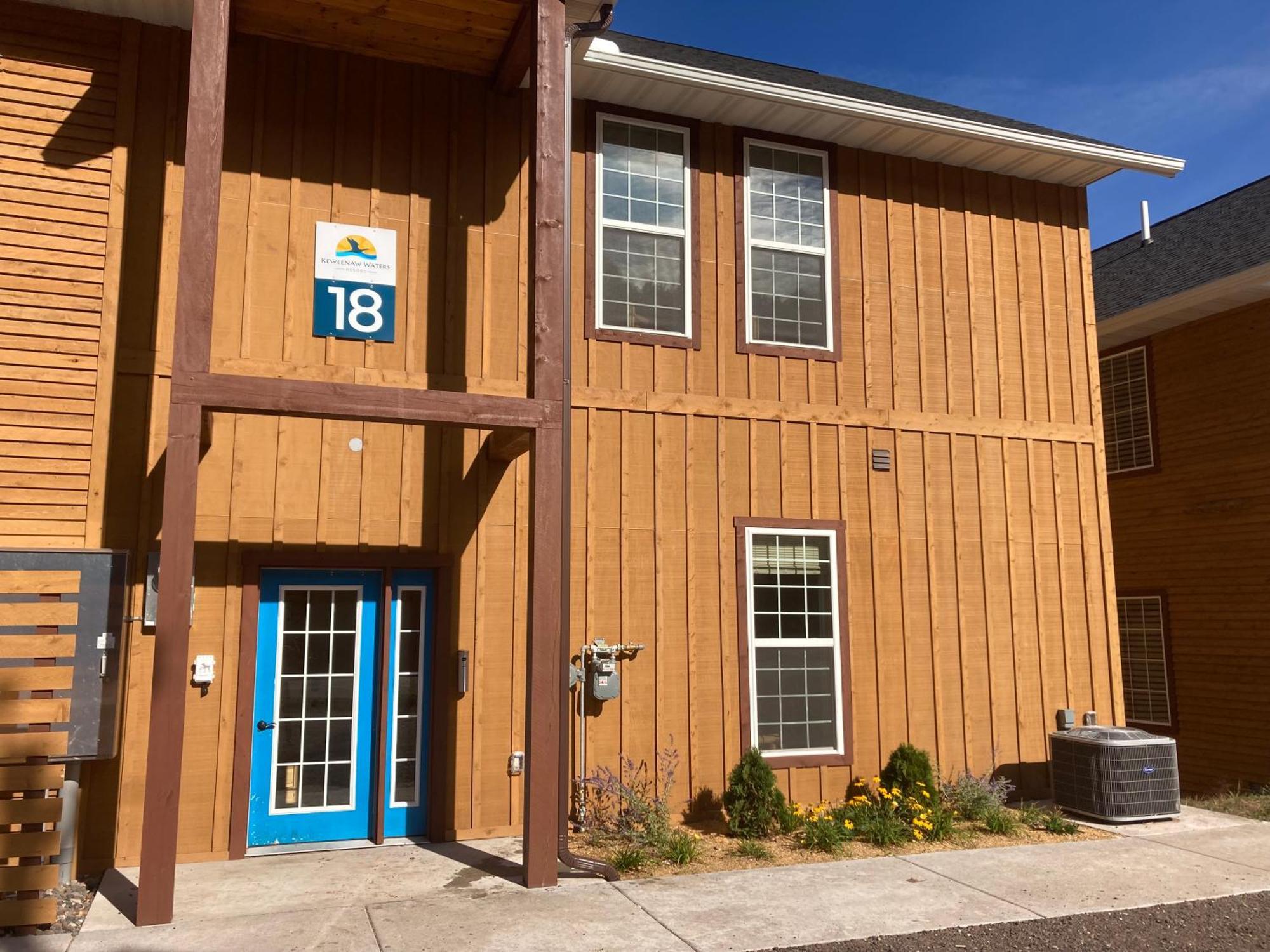 Keweenaw Waters Resort 霍顿 外观 照片