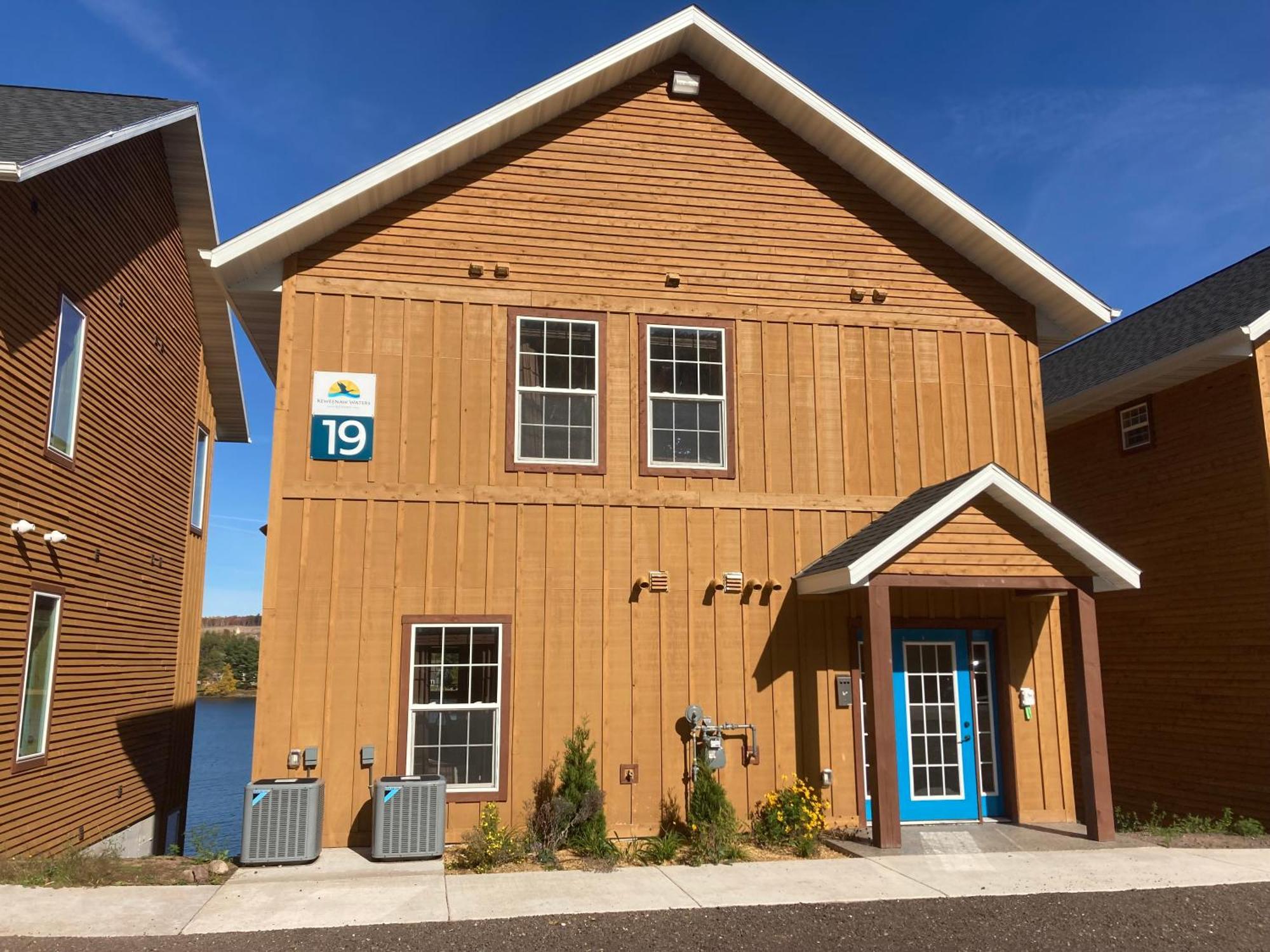 Keweenaw Waters Resort 霍顿 外观 照片
