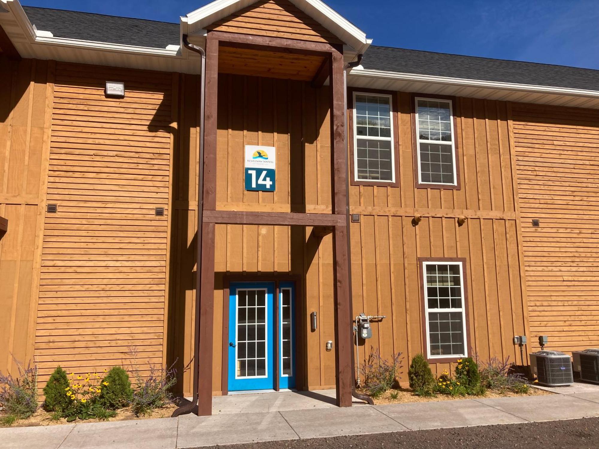 Keweenaw Waters Resort 霍顿 外观 照片