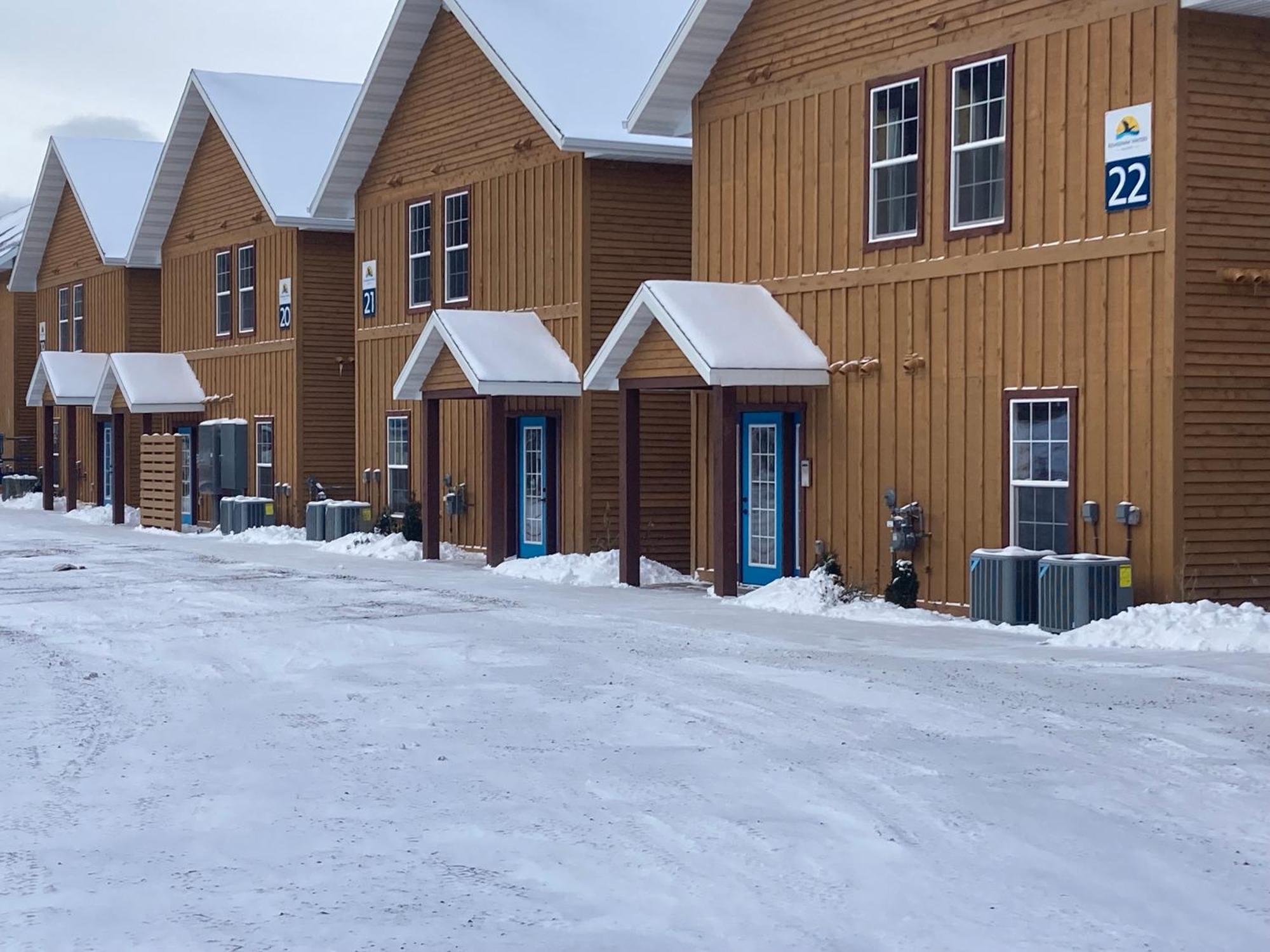 Keweenaw Waters Resort 霍顿 外观 照片
